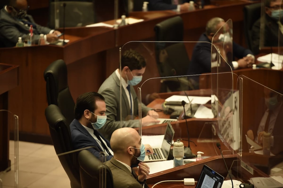 Diputados presentan cinco anteproyectos de ley