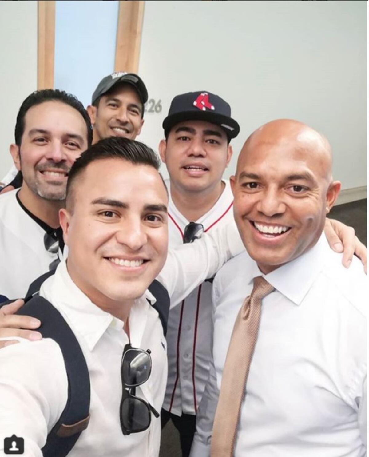 Famosos panameños aprecian la Serie Mundial de Béisbol con Mariano Rivera
