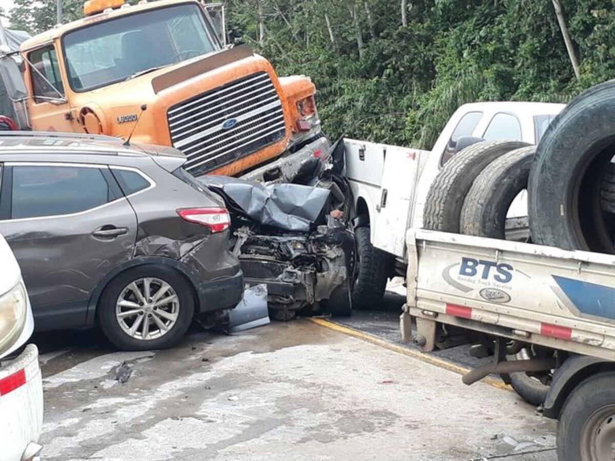 [FOTOS-VIDEOS] Aparatoso accidente sobre vía Centenario. Un muerto