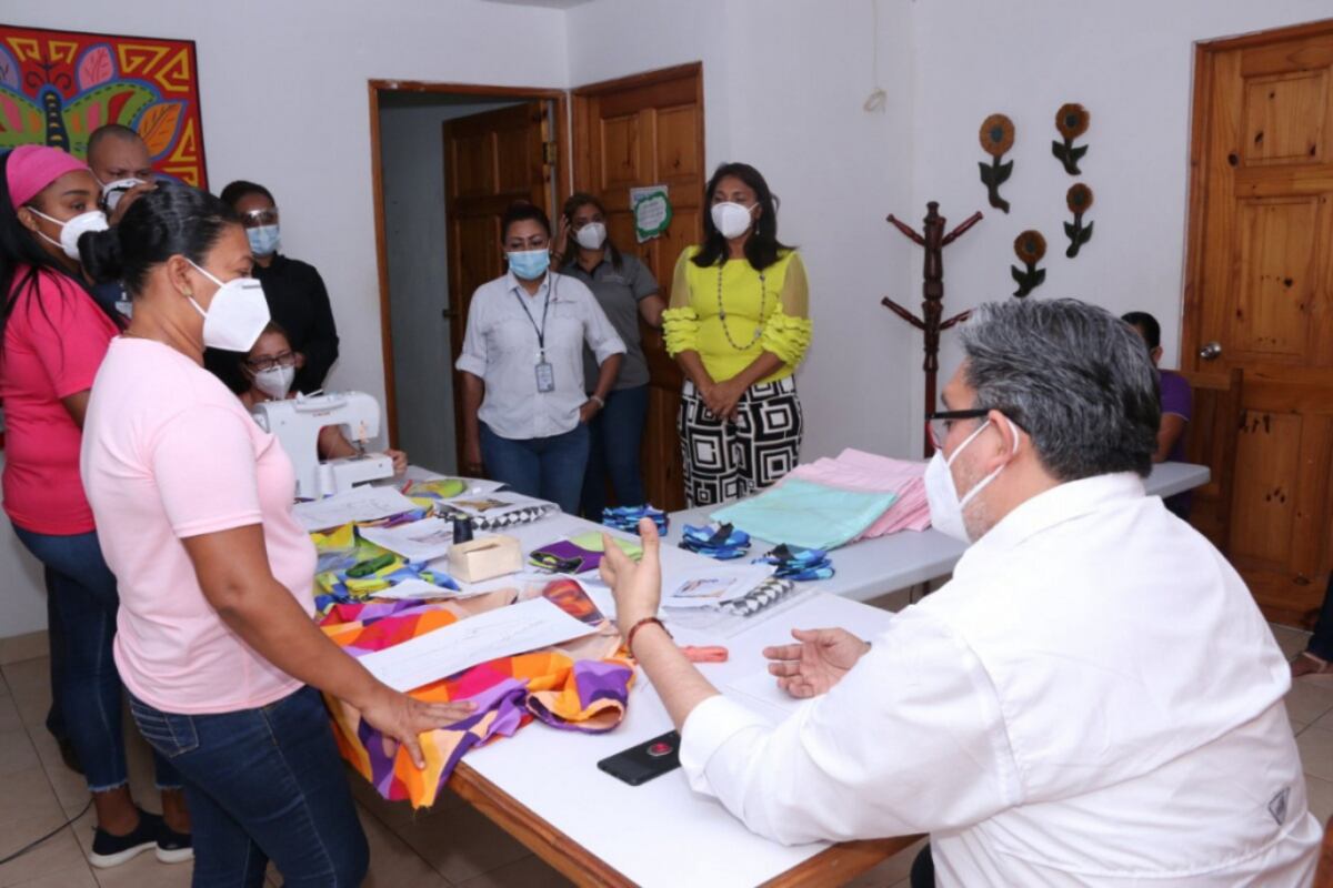 ‘La mente y el pensamiento son libres’. Privadas de libertad presentan desfile de moda y una de ellas revela que era la primera vez que usaba tacón +Fotos