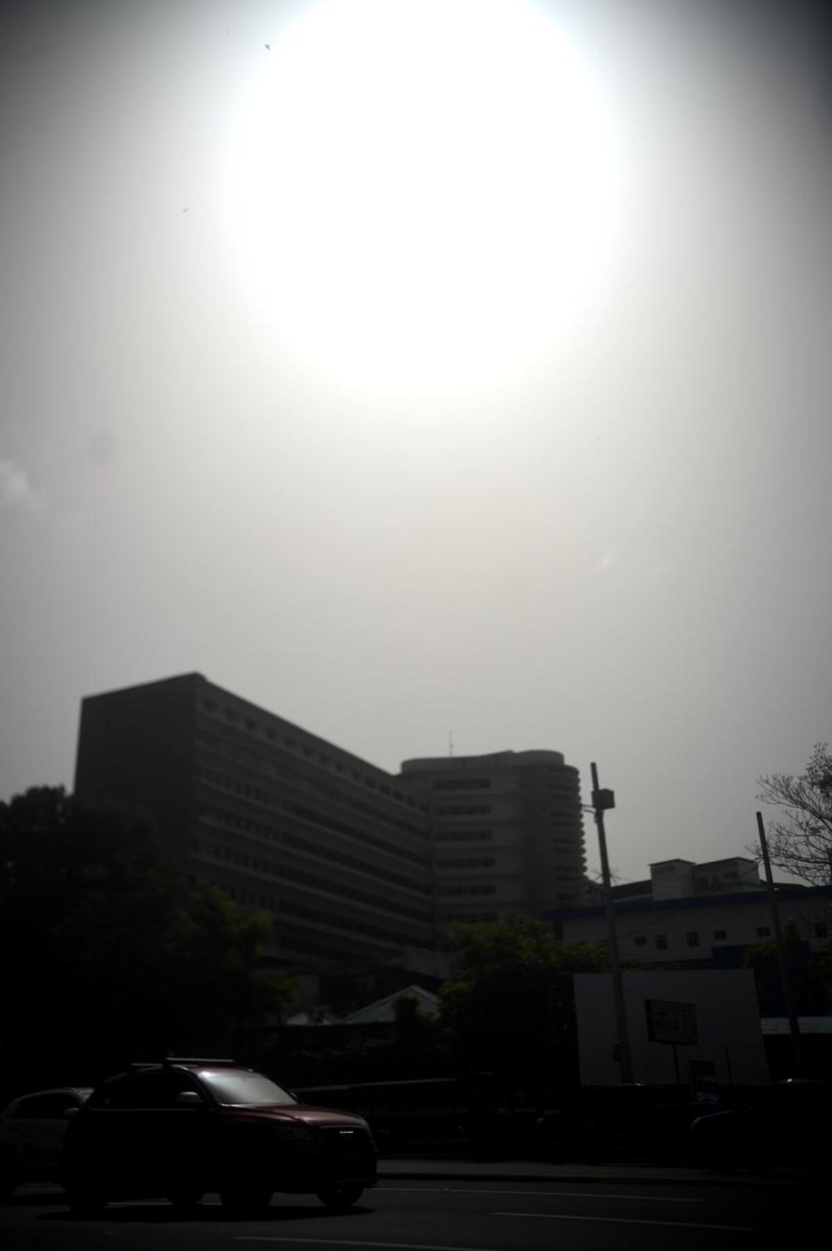 Foto y video. Así amanece Panamá por los polvos del Sahara