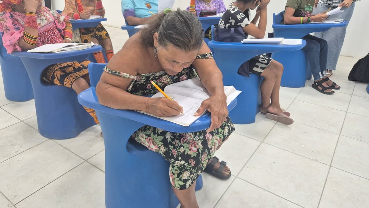 Panamá, segundo en analfabetismo, pero primero en esperanza: el plan piloto que cambia vidas en Santa Ana
