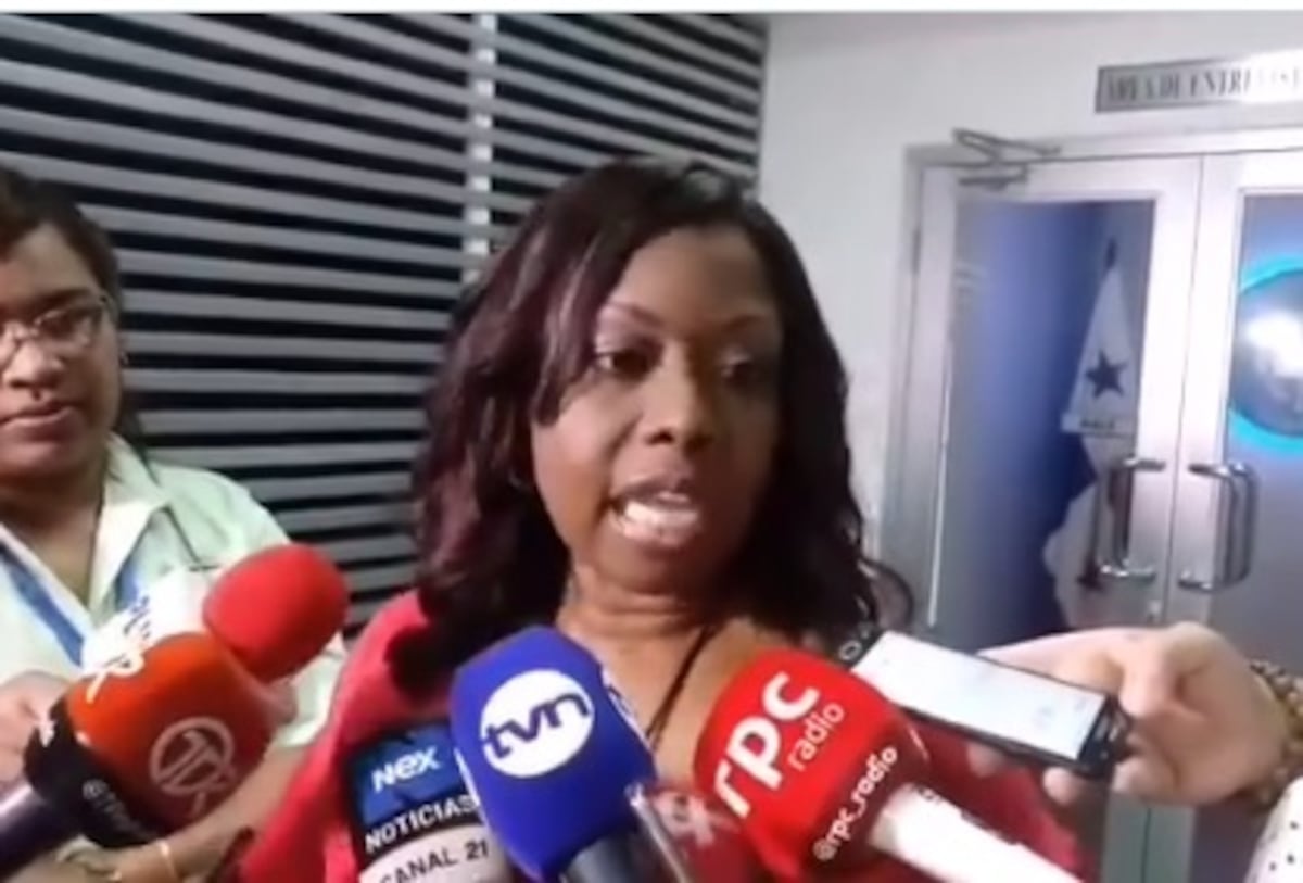 Se formó. Diputados Kayra Harding y Juan Diego Vásquez se dan su pa’ tras 