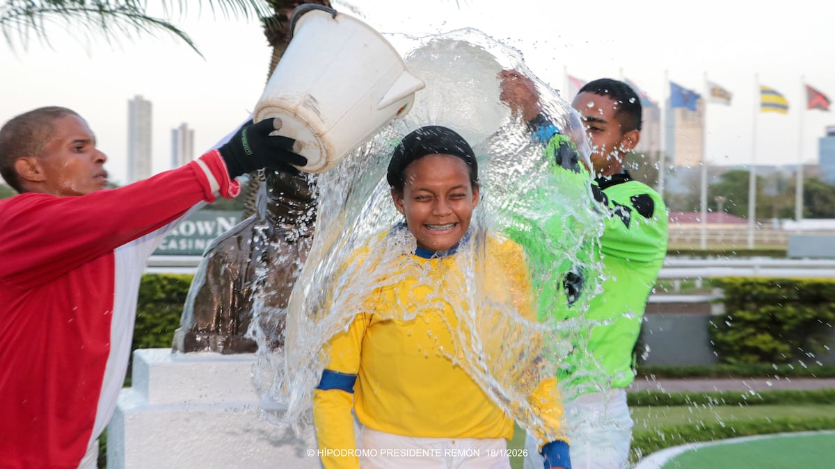 Marta Gómez festeja su primera victoria en el Hipo Remón con ‘Sol Polizón’