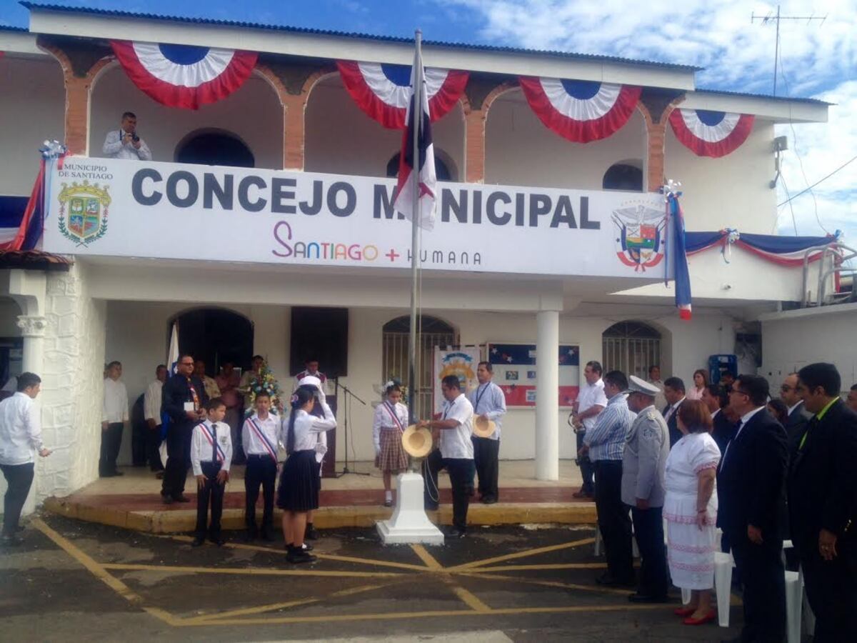 Santiago se viste de patria