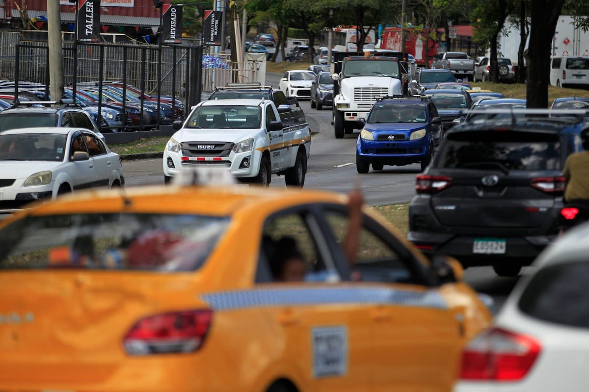 ATTT atribuye retraso en nuevas placas 2026–2030 a proceso de licitación y refrendo