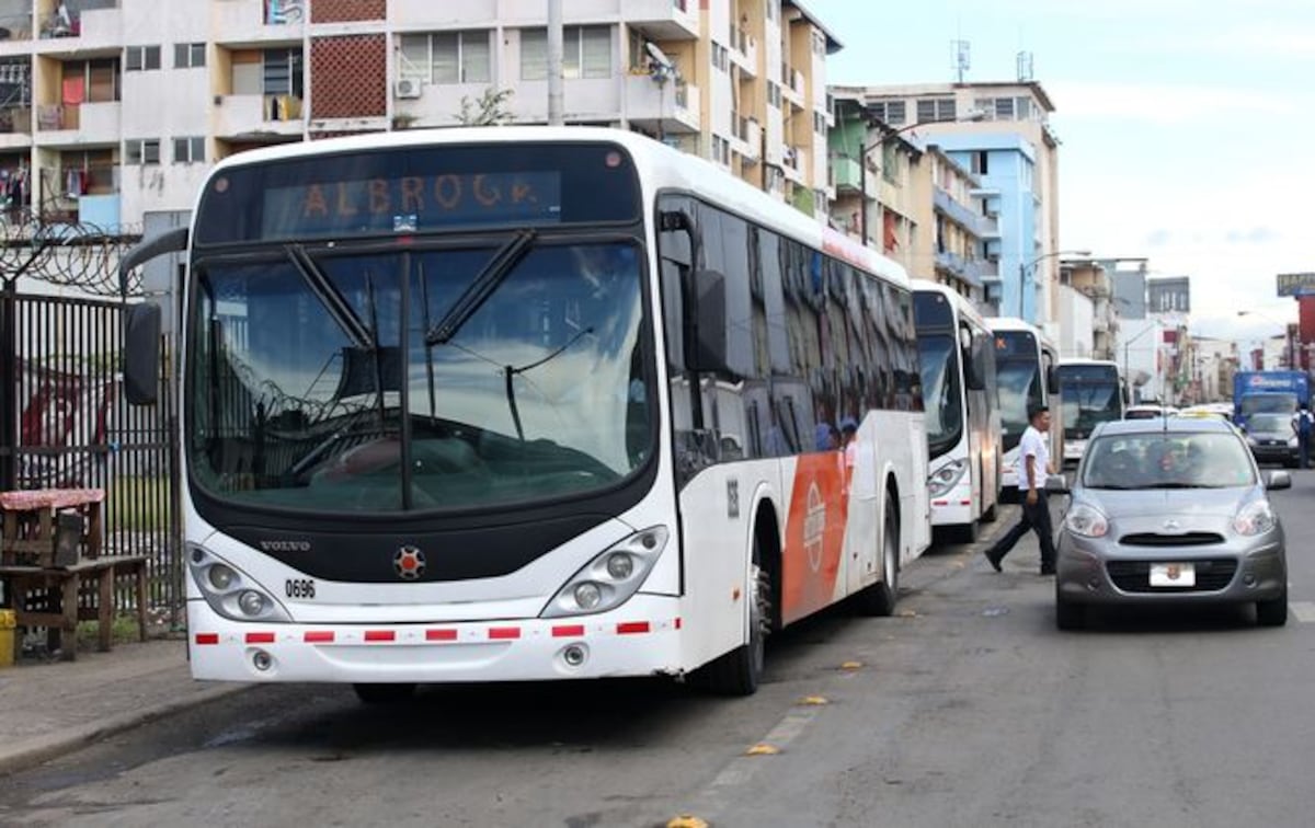 Aproveche. MiBus anuncia transporte gratuito para el partido Panamá - El Salvador