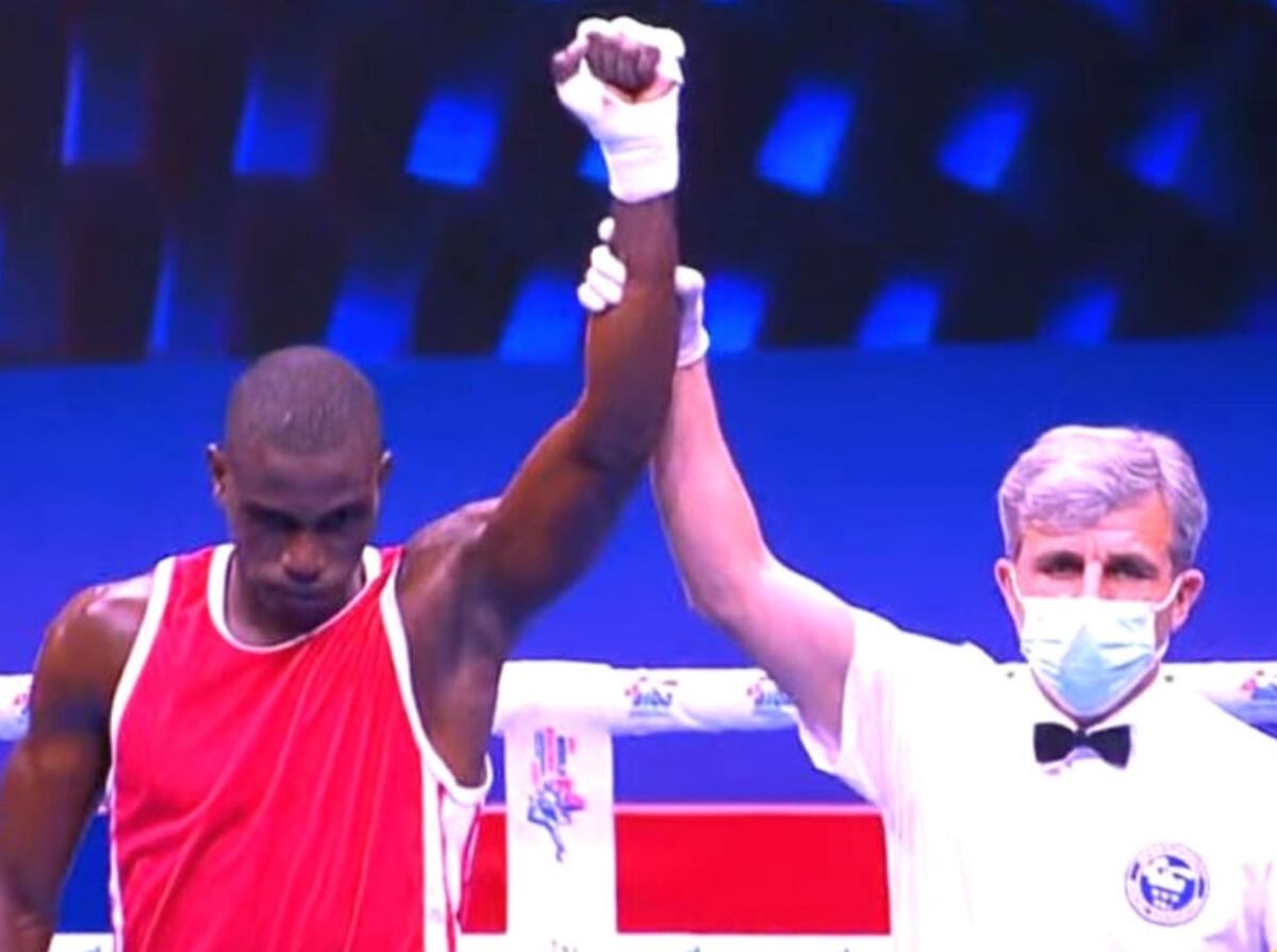 El panameño Eduardo Beckford avanzó a la segunda ronda del Mundial de Boxeo