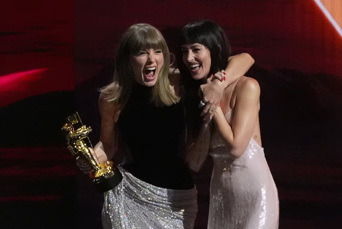 Taylor Swift gana Video del Año en los MTV VMAs 2026 y dedica el premio a Dolly Parton