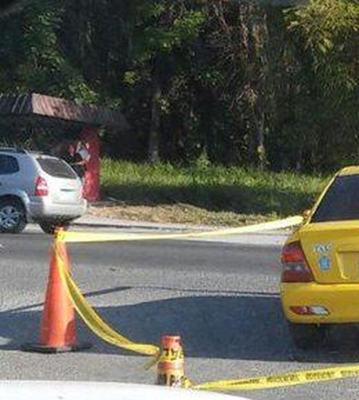 Bebé arrastrado por taxi que conducía su padre, necesitará injertos