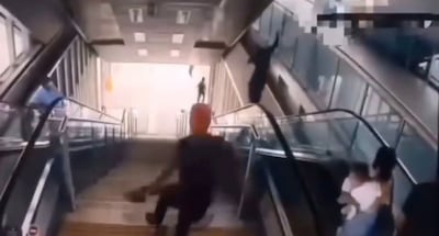 ‘Quieto ahí’ parece escena de acción: policía realiza maniobra para detener a sospechoso