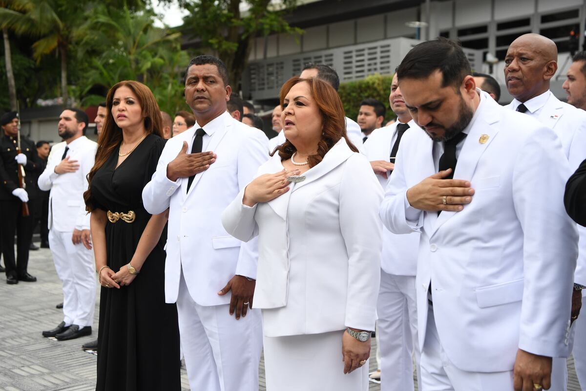 Una jornada de polémicas, moda y política; Esto fue todo lo que sucedió en la instalación de la nueva legislatura