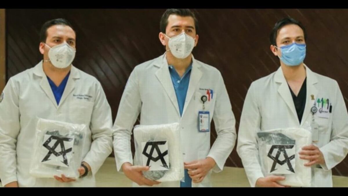 Canelo dona kits para el coronavirus