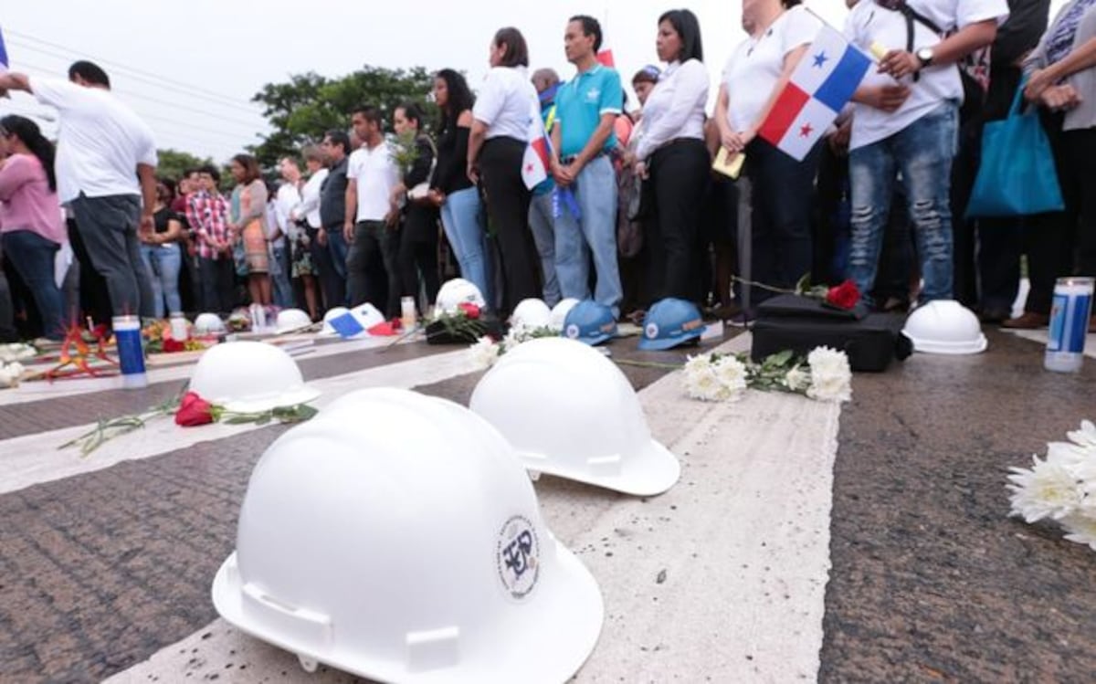 VIDEO | Estudiantes de la UTP rinden homenaje a compañera fallecida