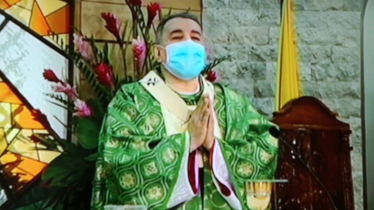 Palabras del Papa fueron sacadas de contexto, asegura Monseñor Ulloa. ‘La Iglesia sigue firme, el matrimonio es entre un hombre y una mujer. Video