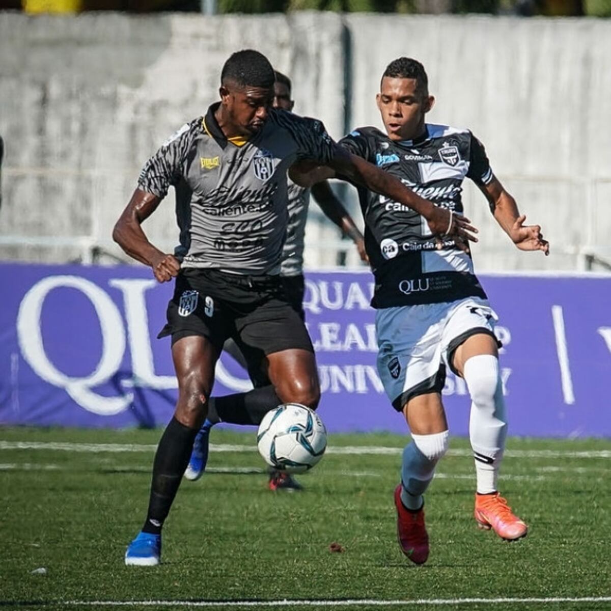 Los Vikingos del CAI derrotan al Tauro con doblete de Guido Rose. Video