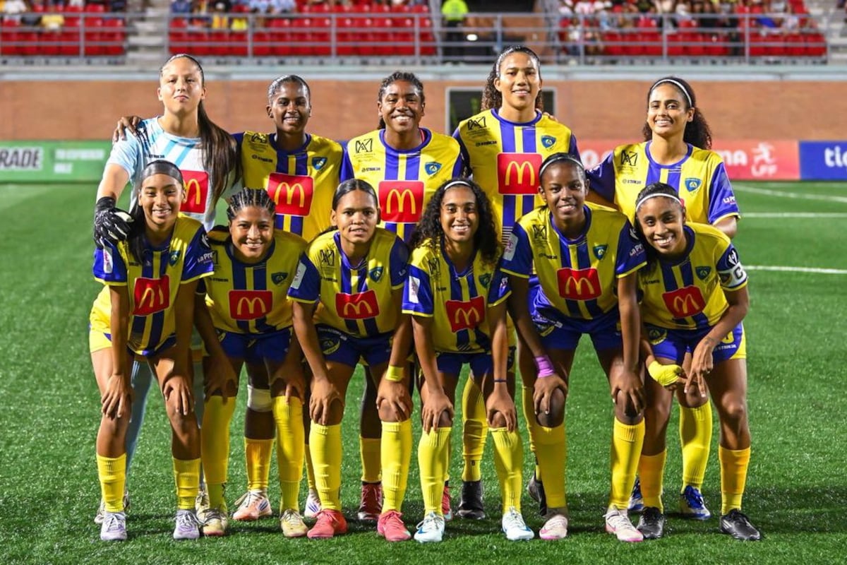 Chorrillo FC corona un año perfecto en la LFF con un triunfo contundente ante Santa Fe y levanta el título