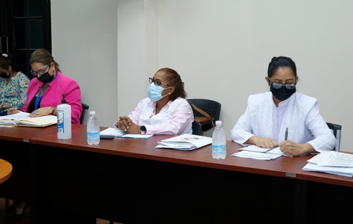 Gobierno Nacional asegura estar comprometido con el pago a las enfermeras