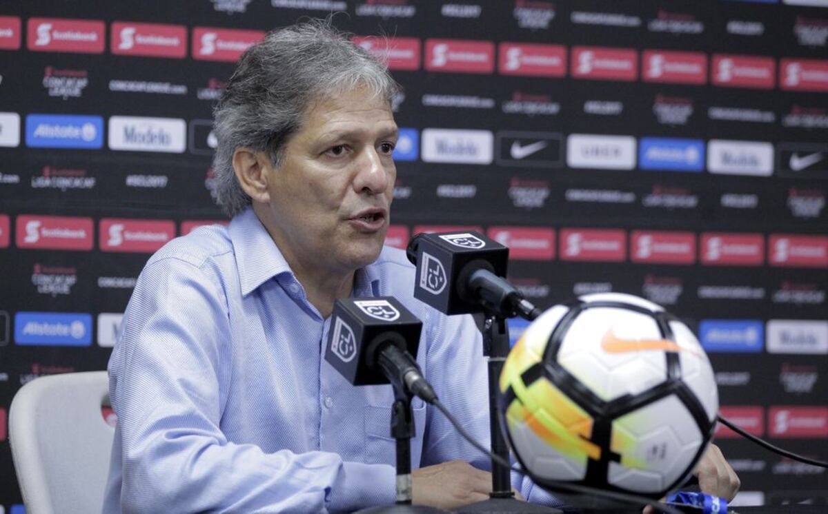 Carlos Restrepo, candidato para dirigir a la Sele