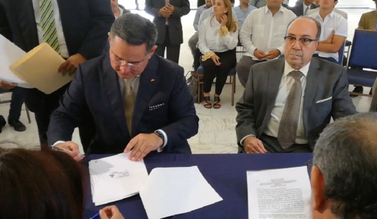 Marco Ameglio presenta como su vicepresidente a Mario Boyd Galindo 