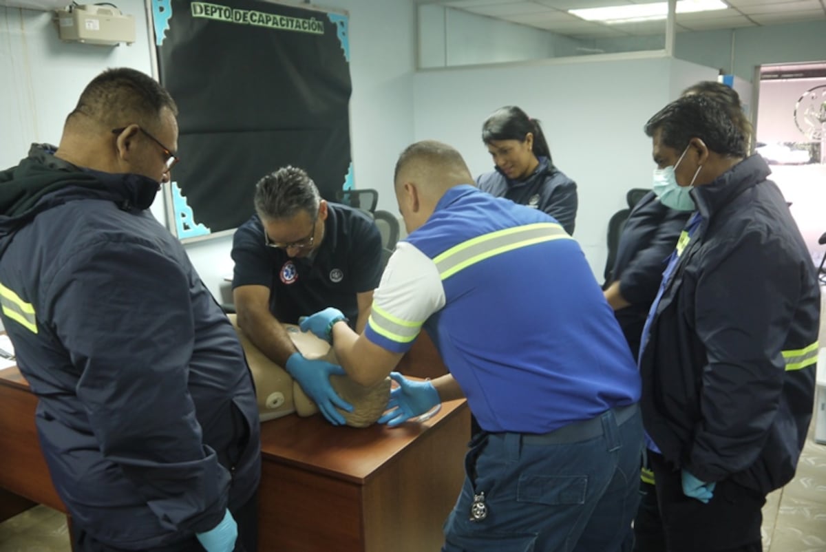 Paramédicos se capacitan en protocolo de atención prehospitalaria