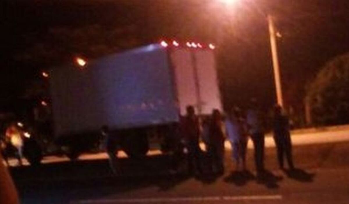 ¡AY, DIOS! Infante de dos años muere atropellado por camión en la Interamericana