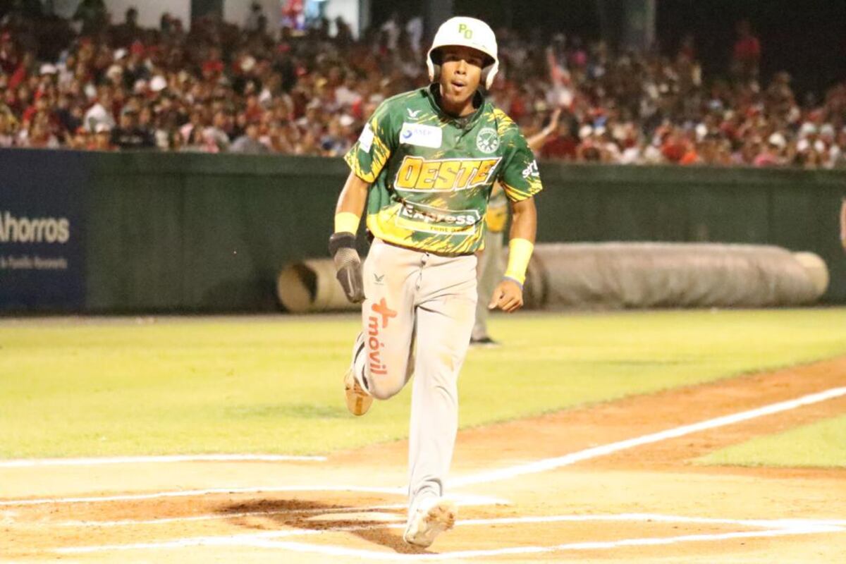 Los Vaqueros toman ventaja de 2-0 en serie final del béisbol juvenil