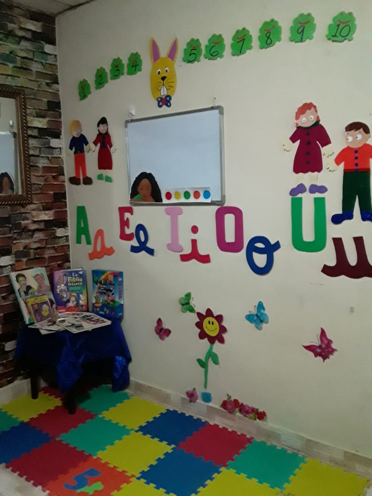 Docentes alistan su espacio en casa para impartir clases este lunes, 20 de julio