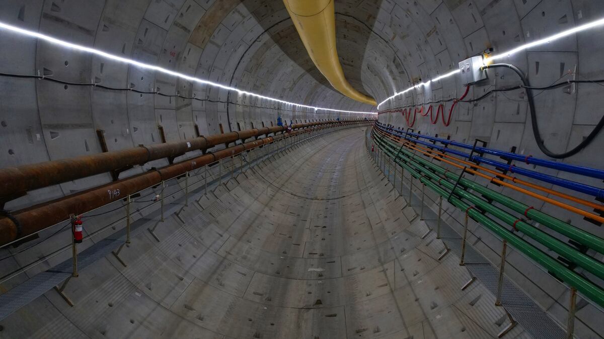 Línea 3 del Metro de Panamá avanza 47% y cruza por primera vez el Canal