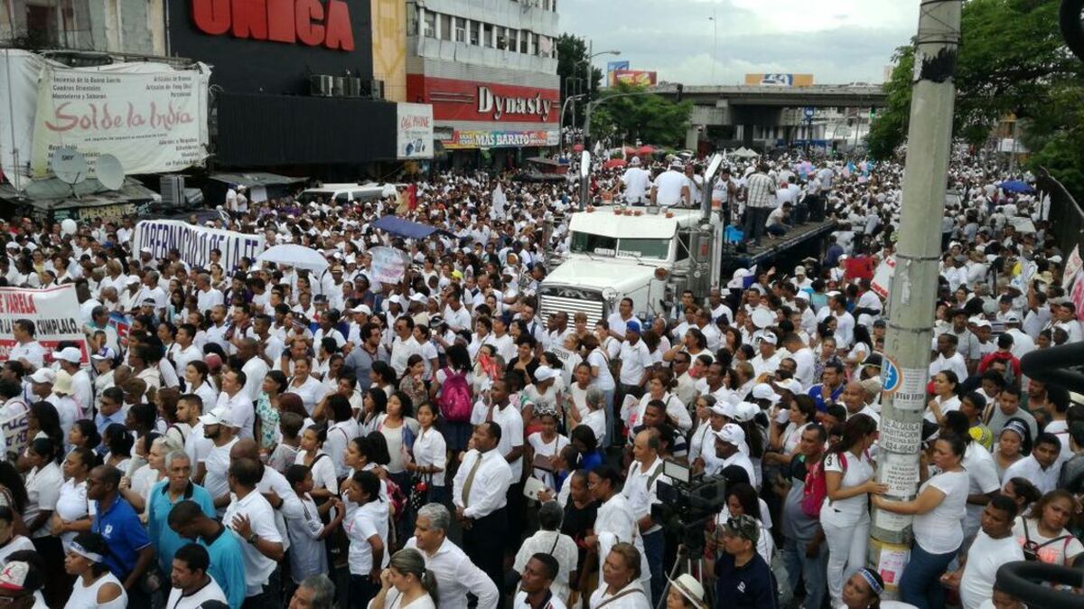 Realizan marcha para proteger a la familia en Panamá