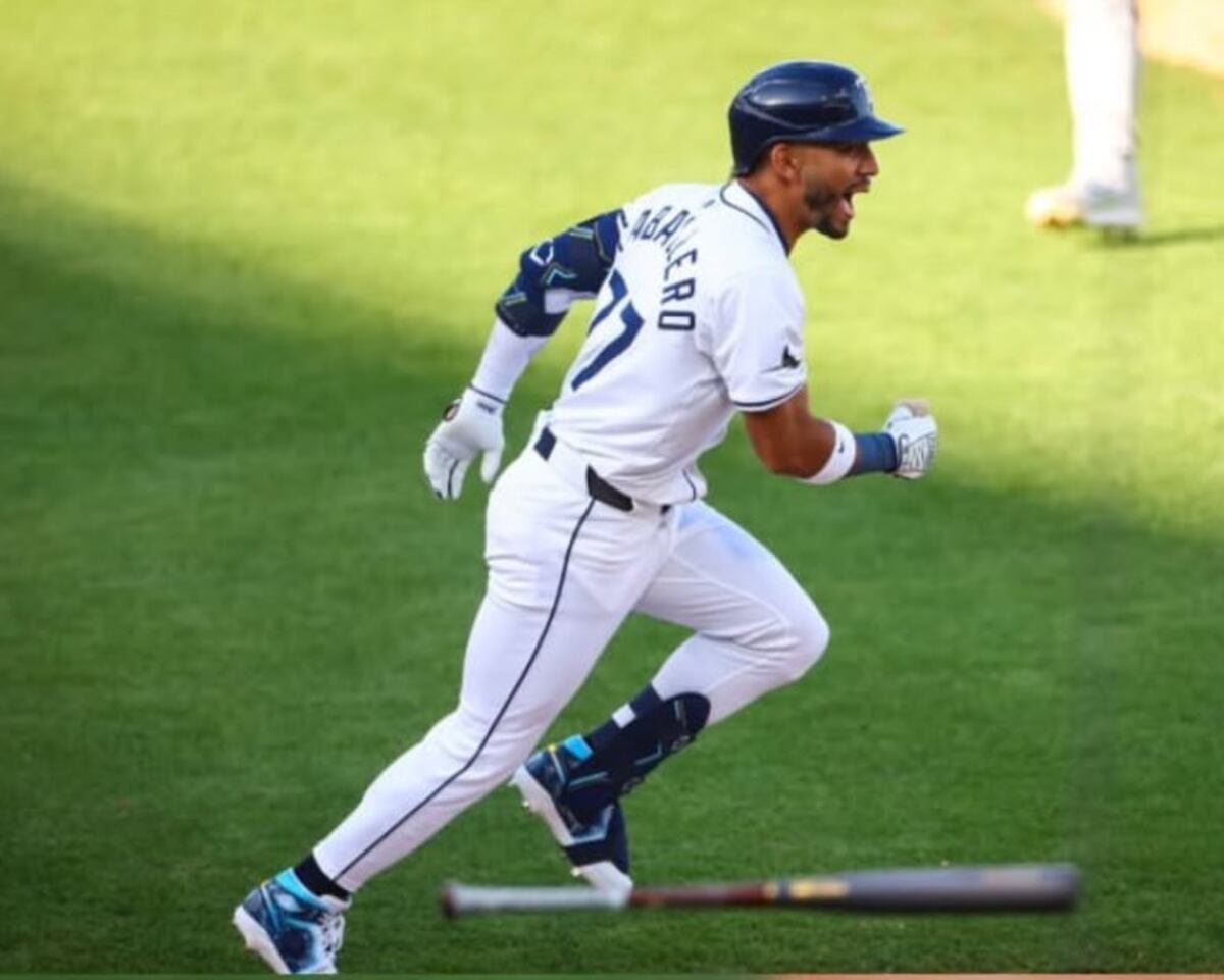¡Estreno soñado! Tampa Bay gana en el Steinbrenner Field con jonrón y aporte clave del panameño Caballero