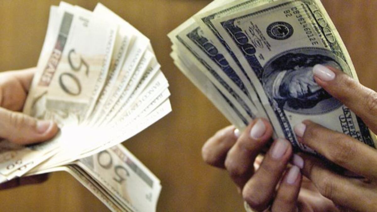 Hombre regala boletos de lotería a su mujer enferma y ganan más de un millón de dólares