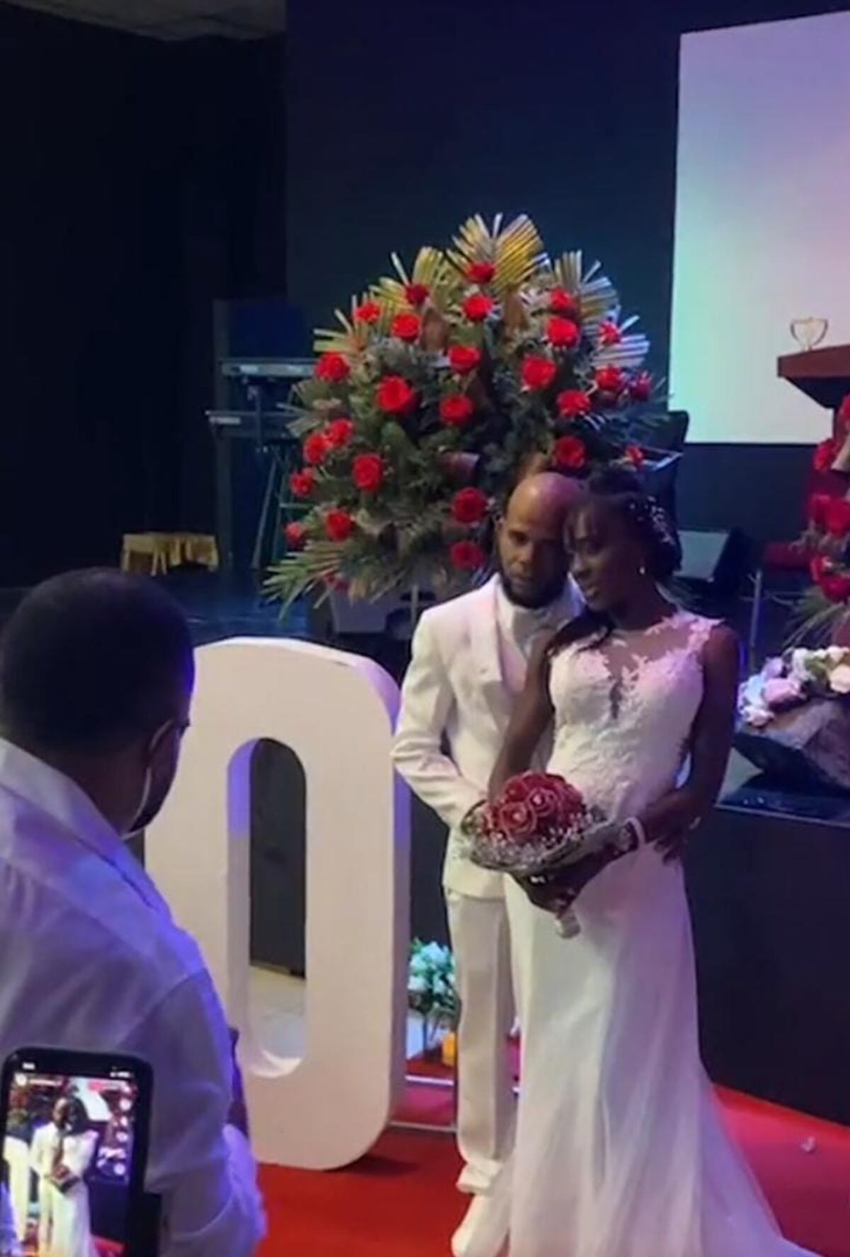 Son bodas, son anillos y vestidos de blanco. Dunduzuá promete estar con Yamal hasta que Cristo venga 