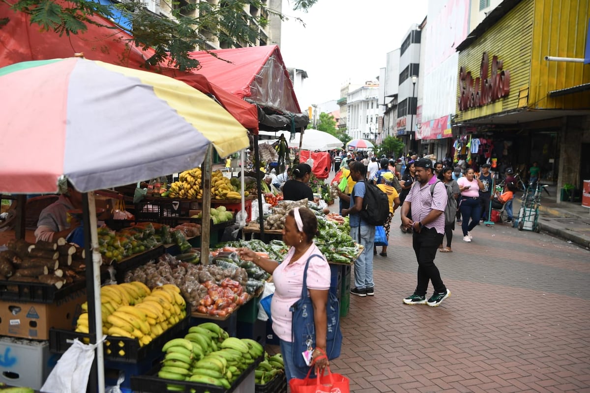 Panamá aprueba ley para formalizar la buhonería