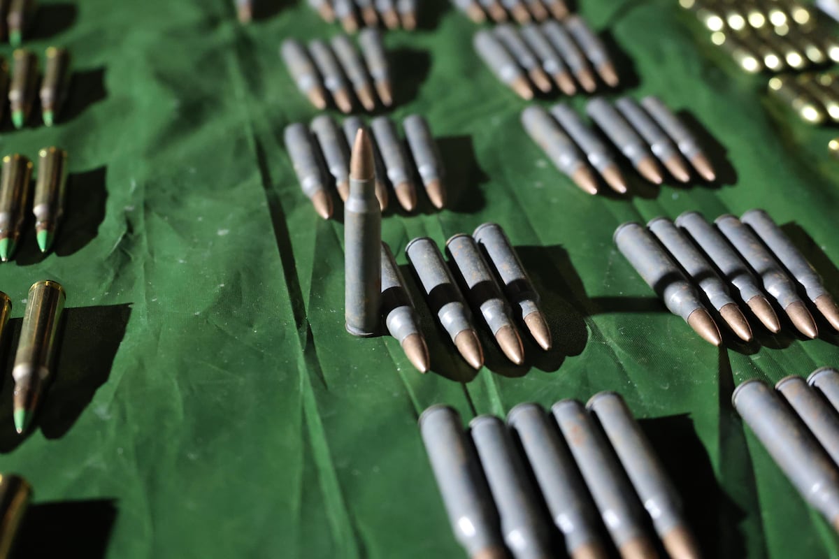 Golpe certero en Veracruz: Caen 5 hombres, mil 465 balas y una lancha robada