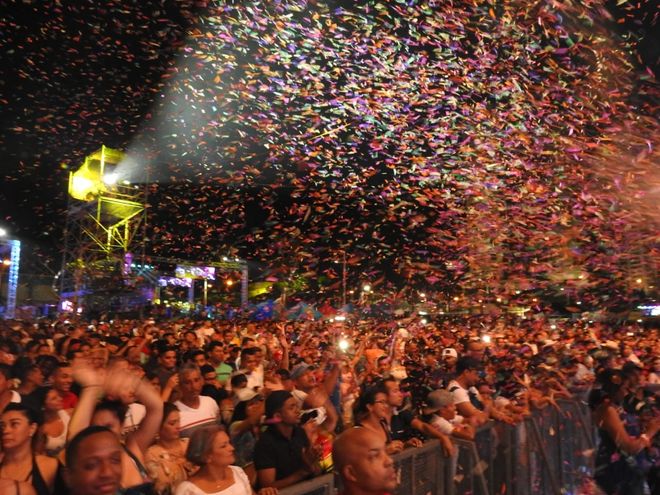 Tras revuelo, Dorindo se trepa a la tarima. Así le fue...