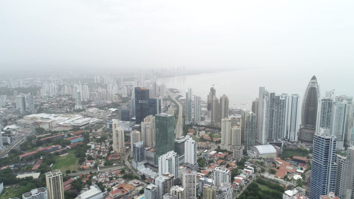 Así amanece Panamá. Llega la nube de polvo del Sahara