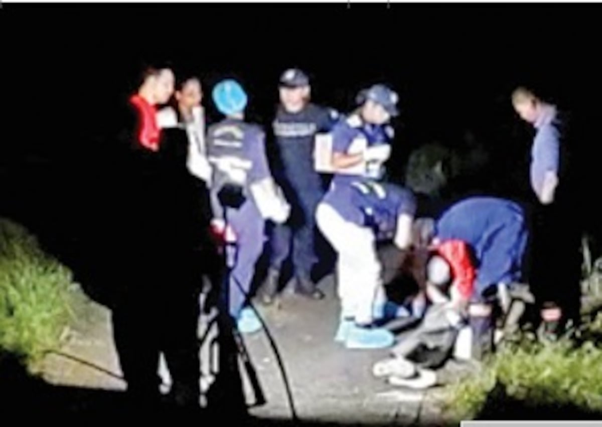 Regresaba de la iglesia con su esposa y lo matan. El asesino se fue, volvió y le disparó otra vez