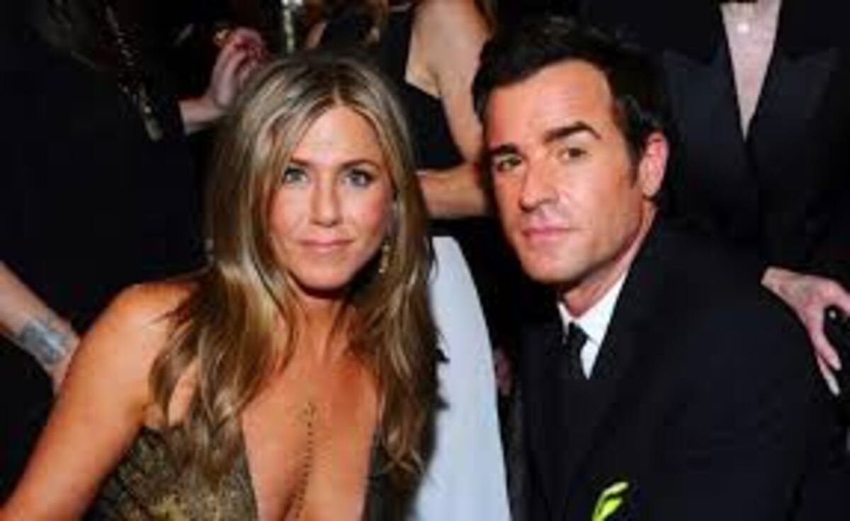 ¿TODO FUE UNA FARSA? No hay documento legal de boda civil de Aniston y Theroux