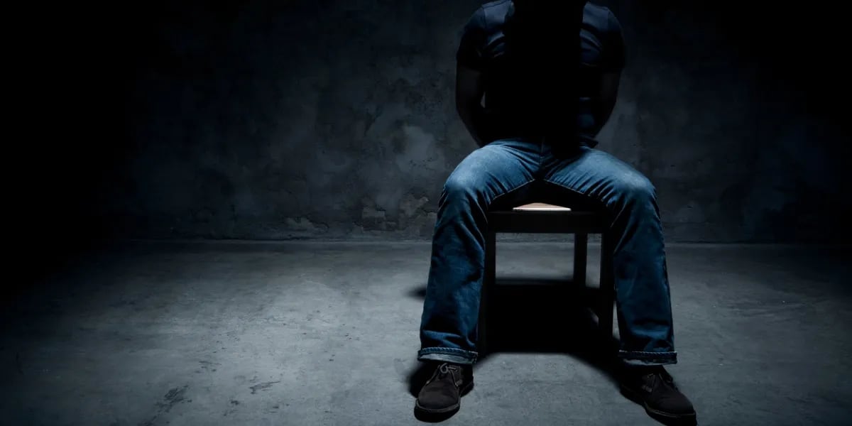 Finge su propio secuestro para obtener dinero de su padre