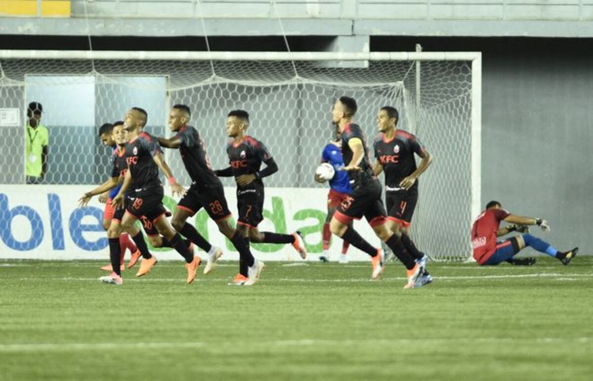 San Francisco y Tauro ganan los 'playoff' y clasifican