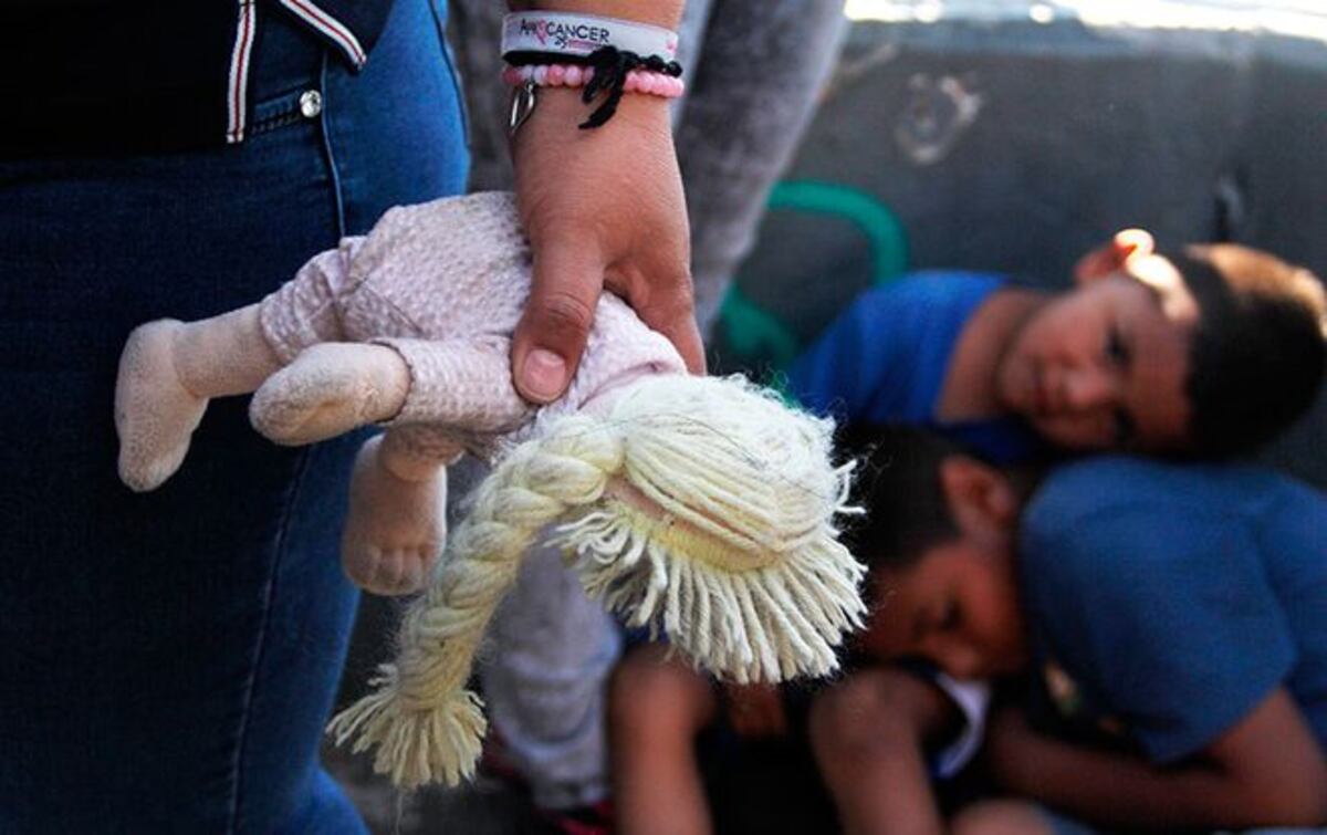 Estados Unidos: Bebé se olvida de su madre tras ser separados en frontera