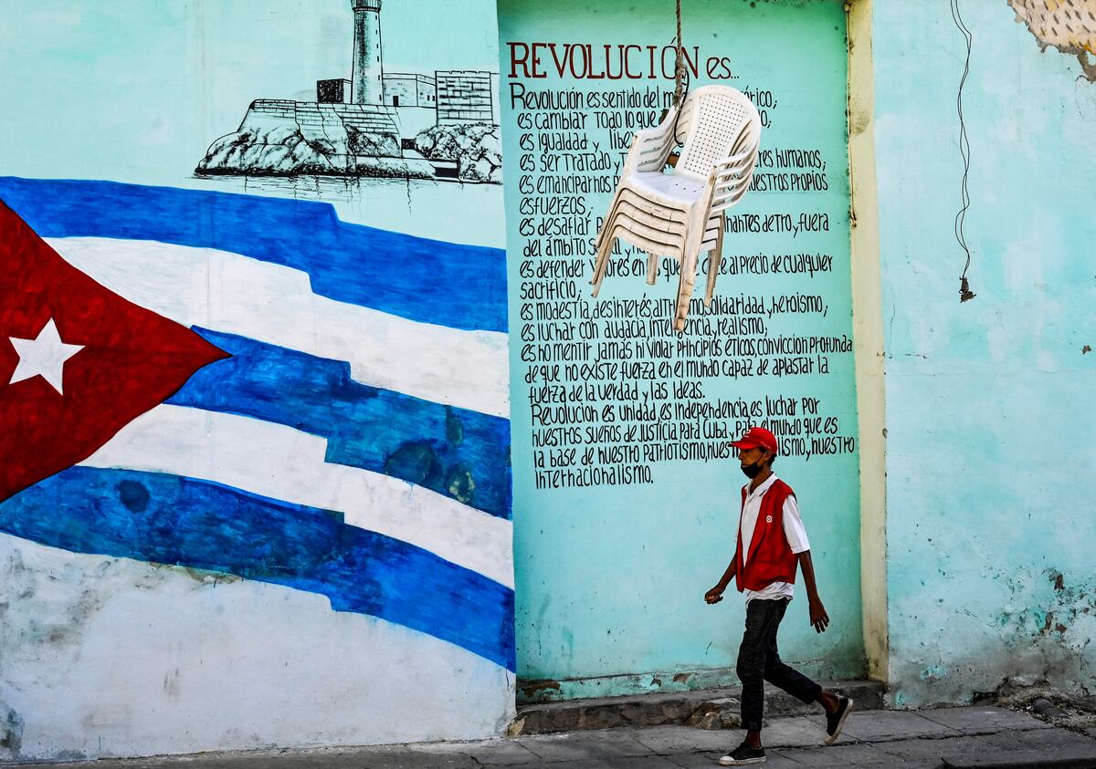 Crisis  económica golpea a Cuba. Suspenden el carnaval y aplicarán cortes de electricidad