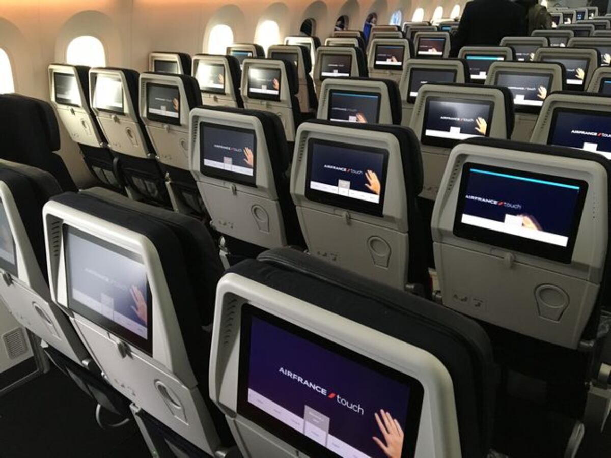 MIRA CÓMO LO RECIBEN. Llega a Panamá última generación de Boeing.|VIDEO