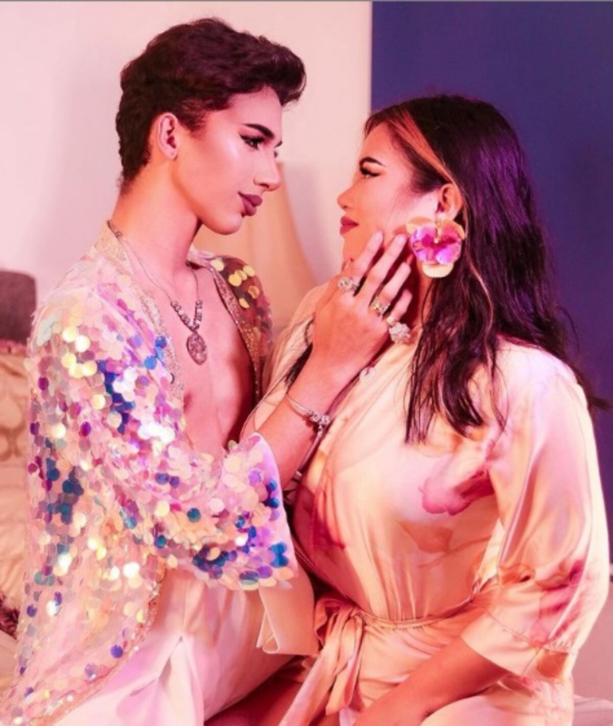 ‘El primer chico que se maquilla’ en Panamá ‘Alexs dimension’ anuncia que será papá