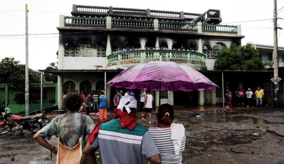 La atroz muerte de 8 personas complica el diálogo entre Ortega y oposición