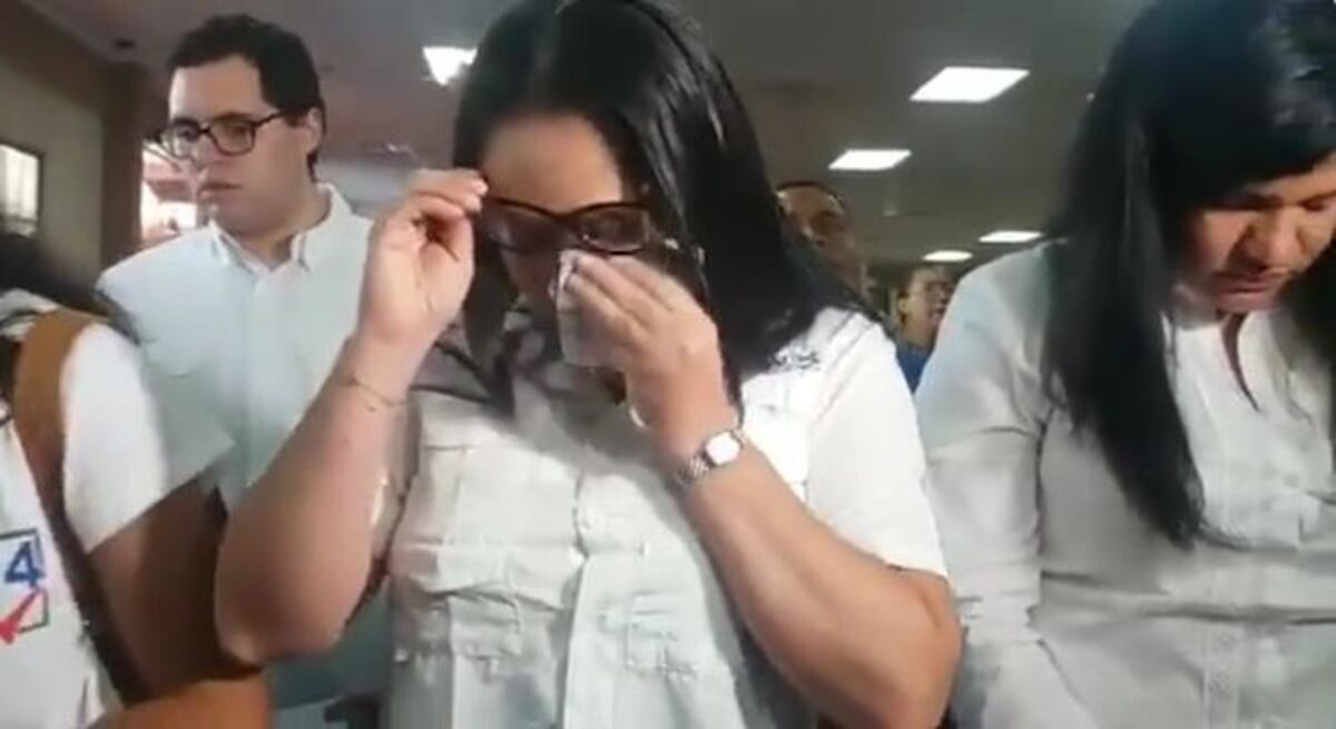 Zulay llora,habla de maletines en contienda del PRD y que habrá sorprendidos