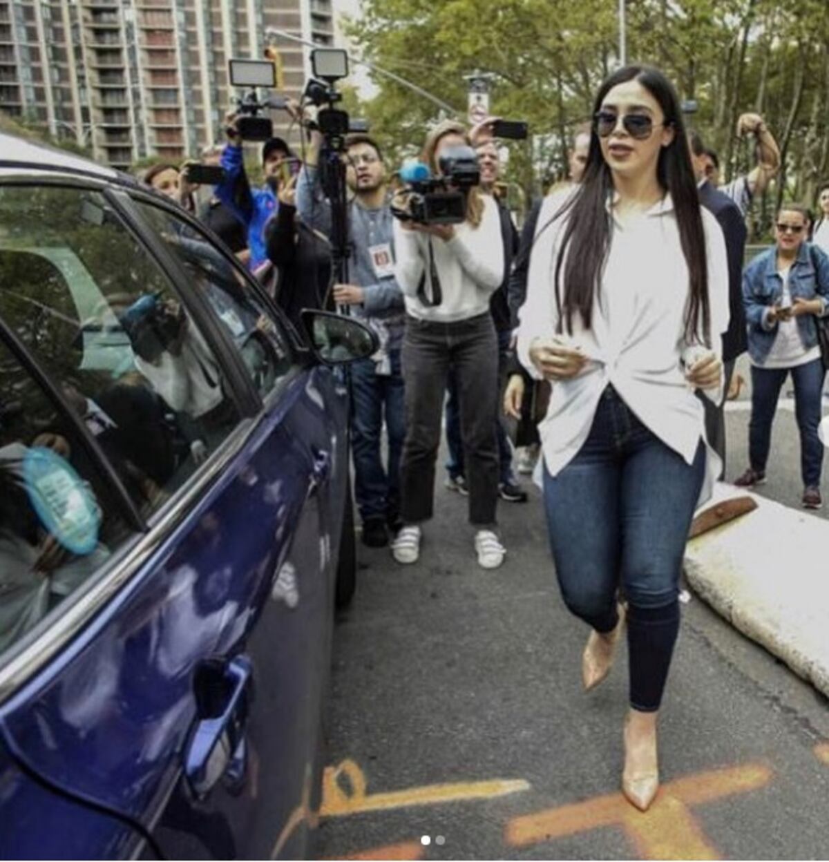 La esposa del 'Chapo' Guzmán se da la gran vida mientras este espera su juicio