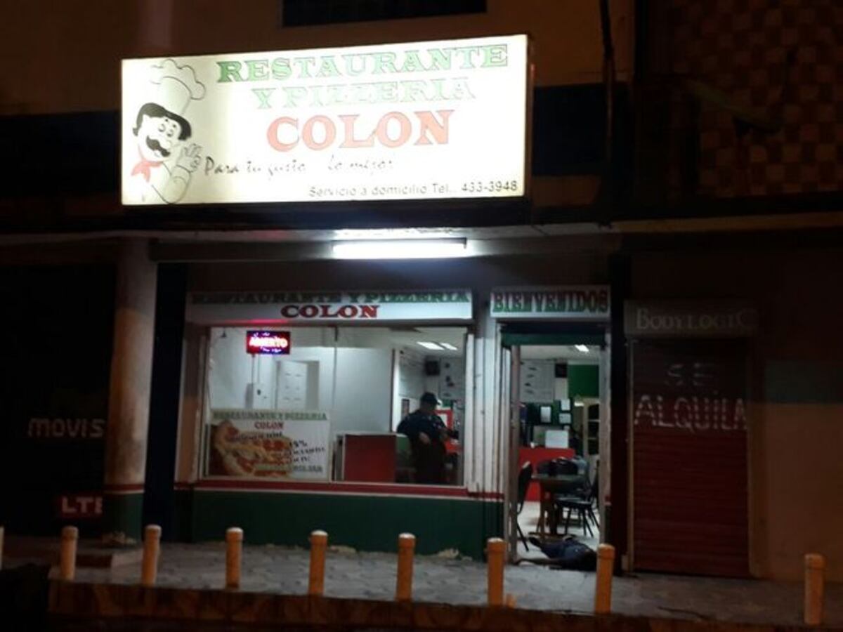  MUERE EN PIZZERÍA. A punta de bala lo detonan en intento de robo