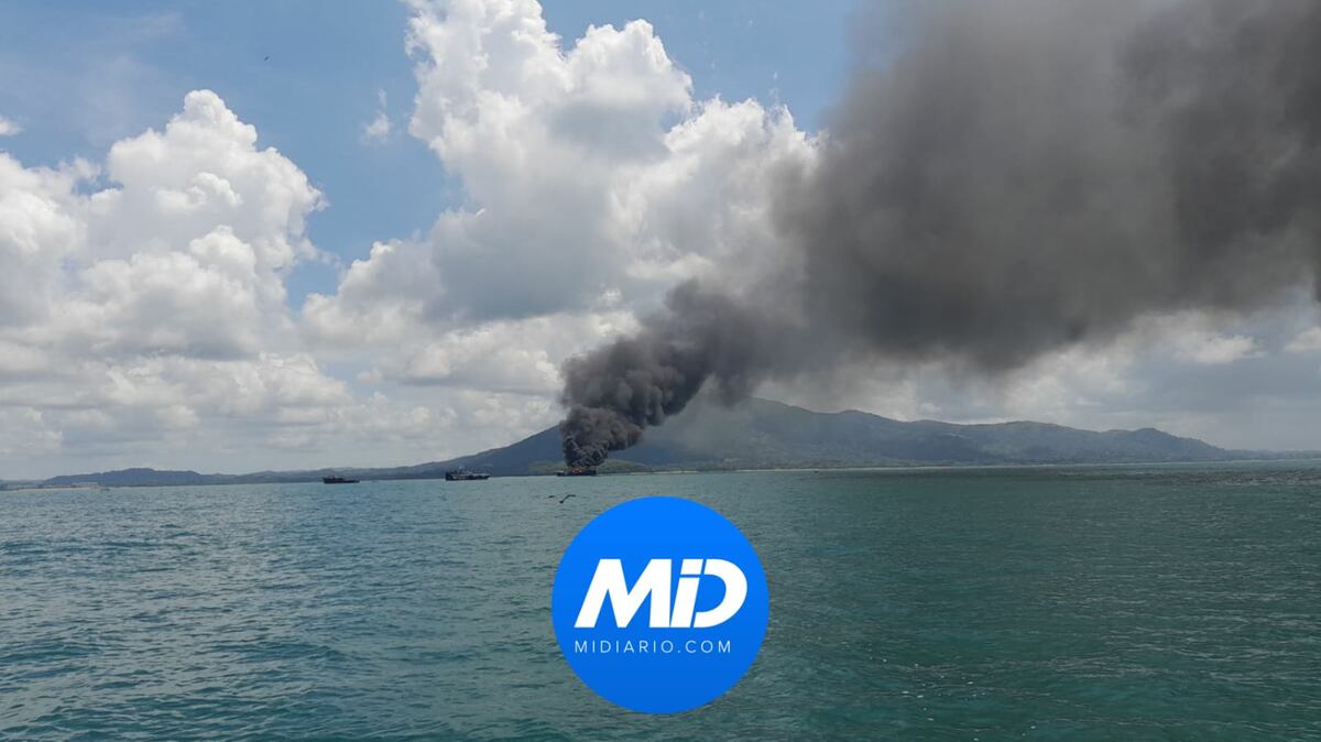 En desarrollo. Tres buques atuneros se incendian en la bahía de Panamá. Video
